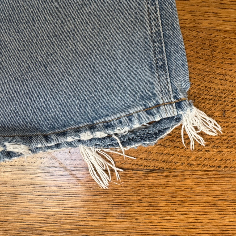 Agolde Vintage Wash Distressed 90’s Cropped Jeans - Picture 8 of 10